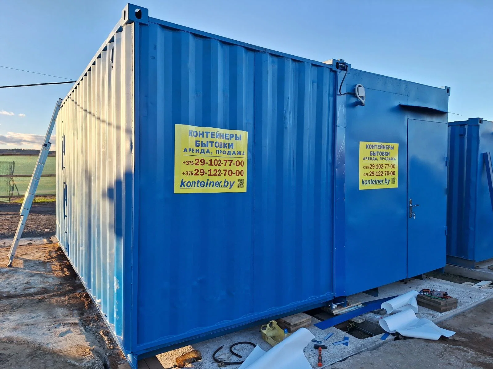 Продажа двойной бытовки 6 х 4.9 м — синяя, с утеплением и электрикой. 1